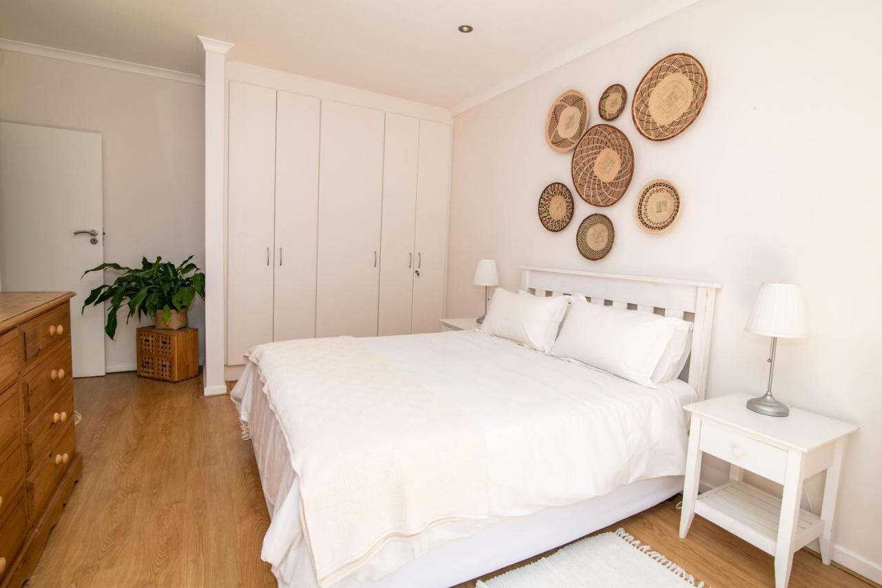 Camps Bay Guest Suite With Private Pool Кейптаун Екстериор снимка